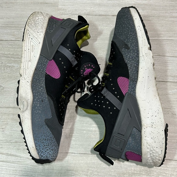 Nike Air Huarache Sneakers Shoes - Picture 8 of 12